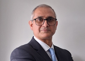  Adil Kalyal