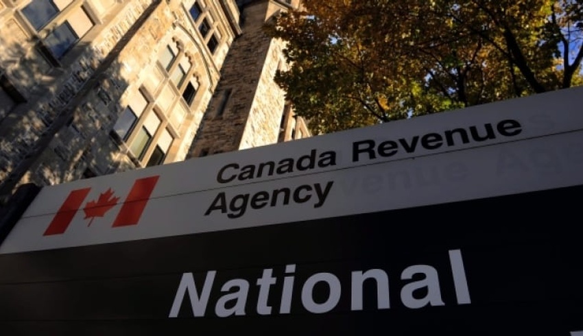 Police raid Indian call-centres linked to CRA phone scams