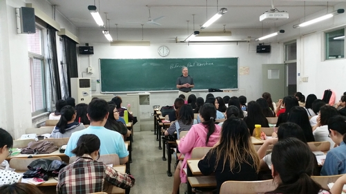 Dr. Werstine brings his love of Shakespeare to Beijng