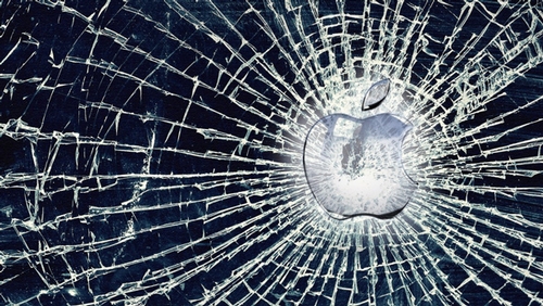 Apple posts quarterly decline