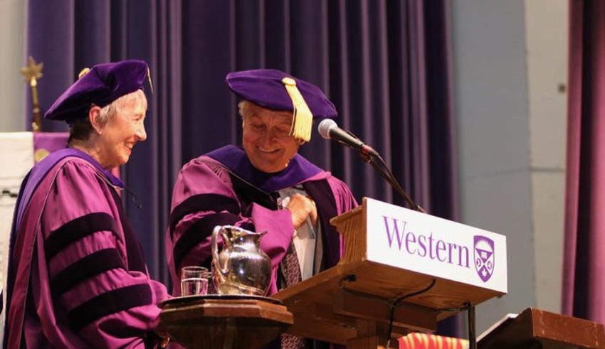 Andy Spriet addresses King's grads at Convocation